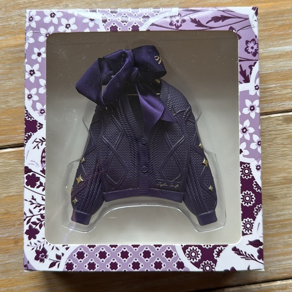 Lot of 8 official Taylor Swift ornaments - Picture 6 of 9